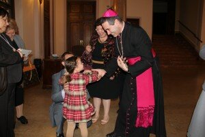 Carmen et Mgr Habert - miracle de la Canonisation Louis et Zélie Martin d'Alençon